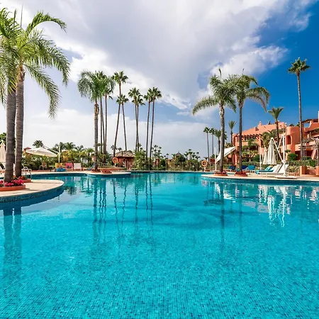 Golden Shore Seafront * אסטפונה