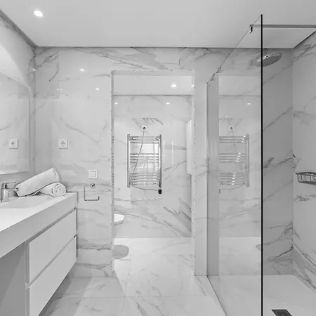 Golden Shore Seafront *