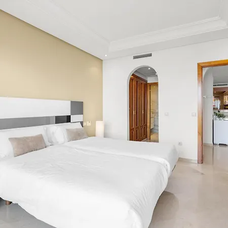 Golden Shore Seafront Daire *